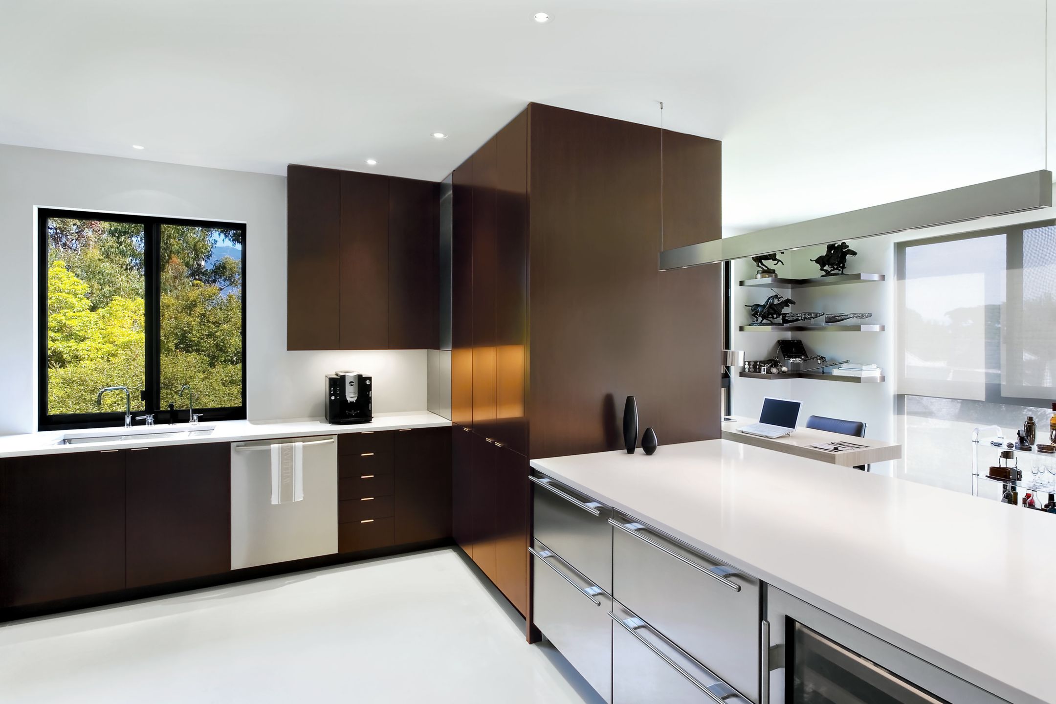 Modern Brown And White Kitchen Ideas