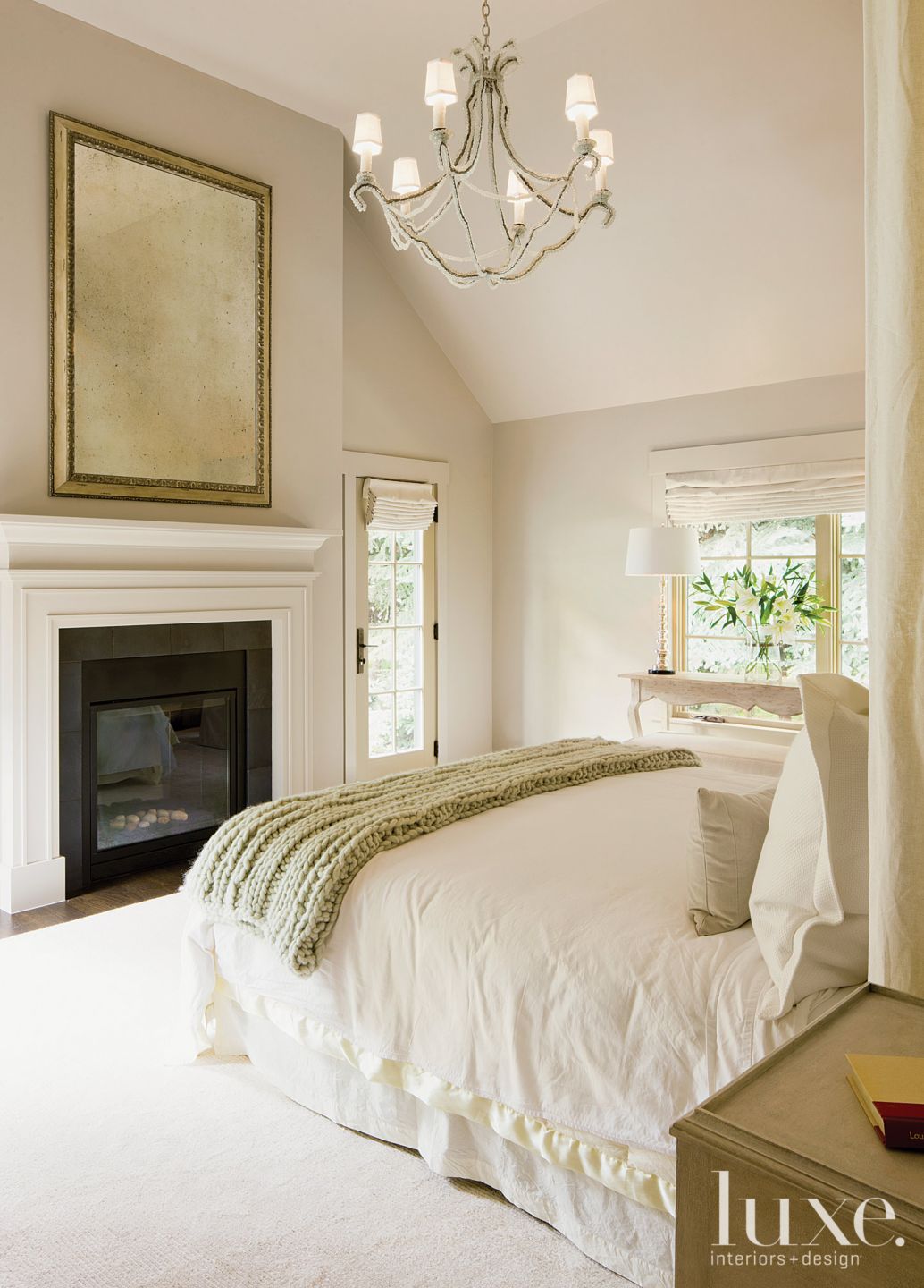 Green accented master bedroom - Luxe Interiors + Design