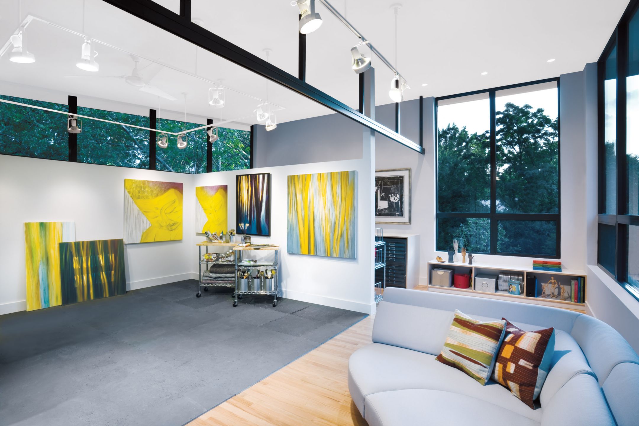 Modern Studio Space - Luxe Interiors + Design