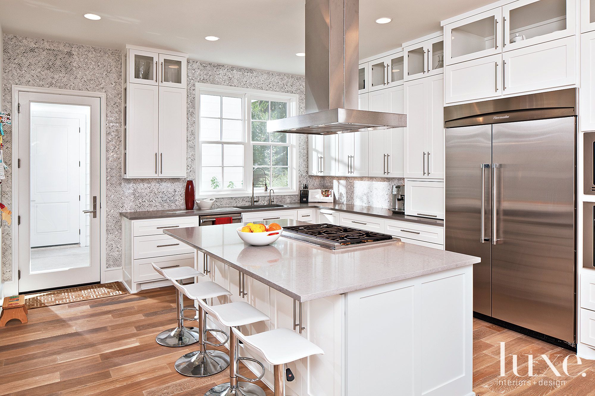 Contemporary Functional Kitchen - Luxe Interiors + Design