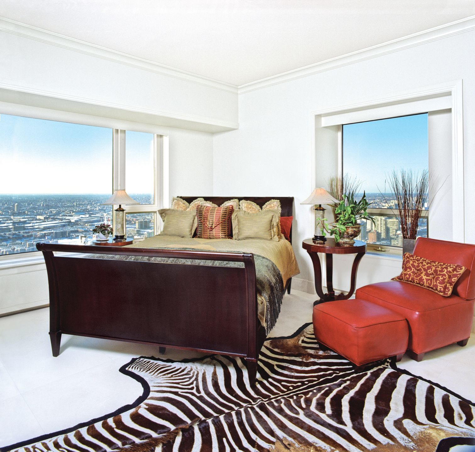 Eclectic White Bedroom - Luxe Interiors + Design