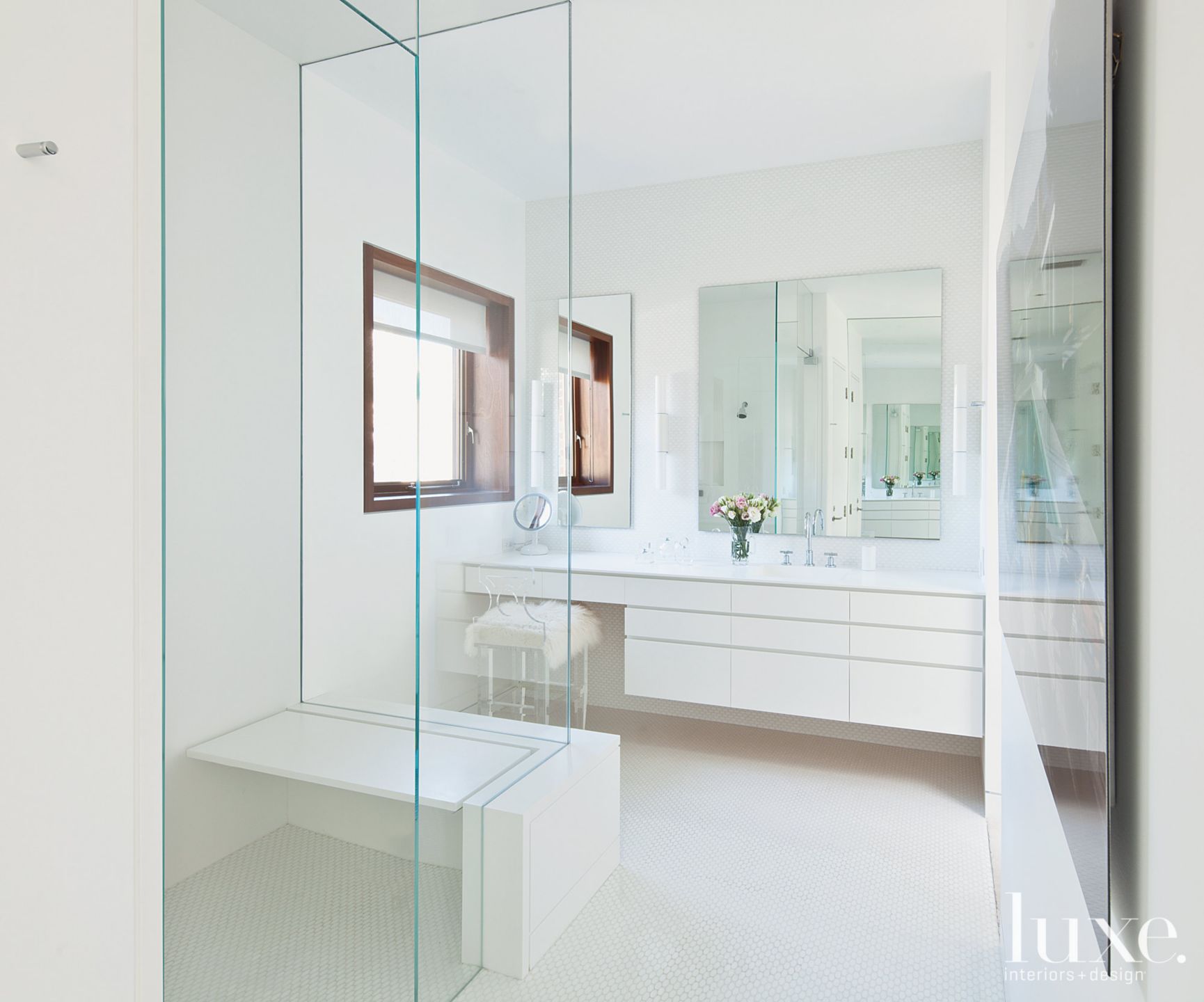 White Modern Master Bathroom - Luxe Interiors + Design