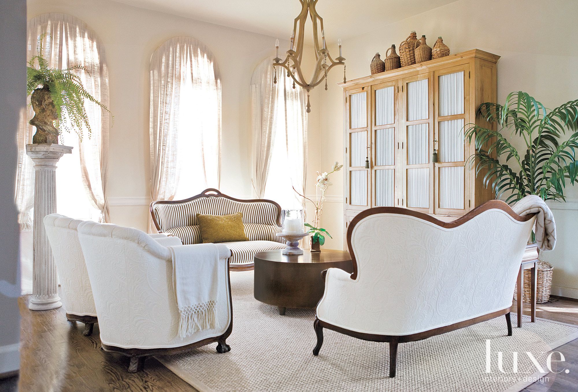 Eclectic Neutral Living Room - Luxe Interiors + Design