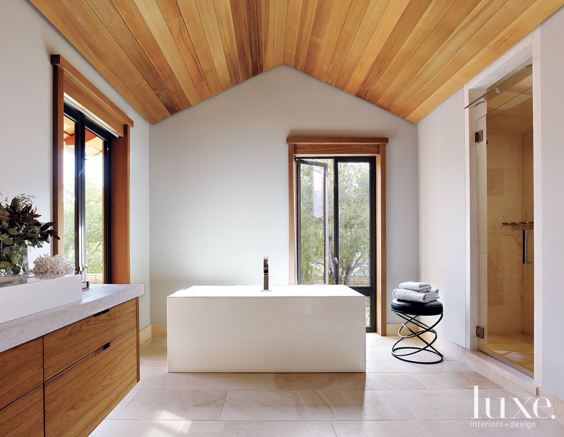Elegant White Contemporary Bathroom Design Ideas