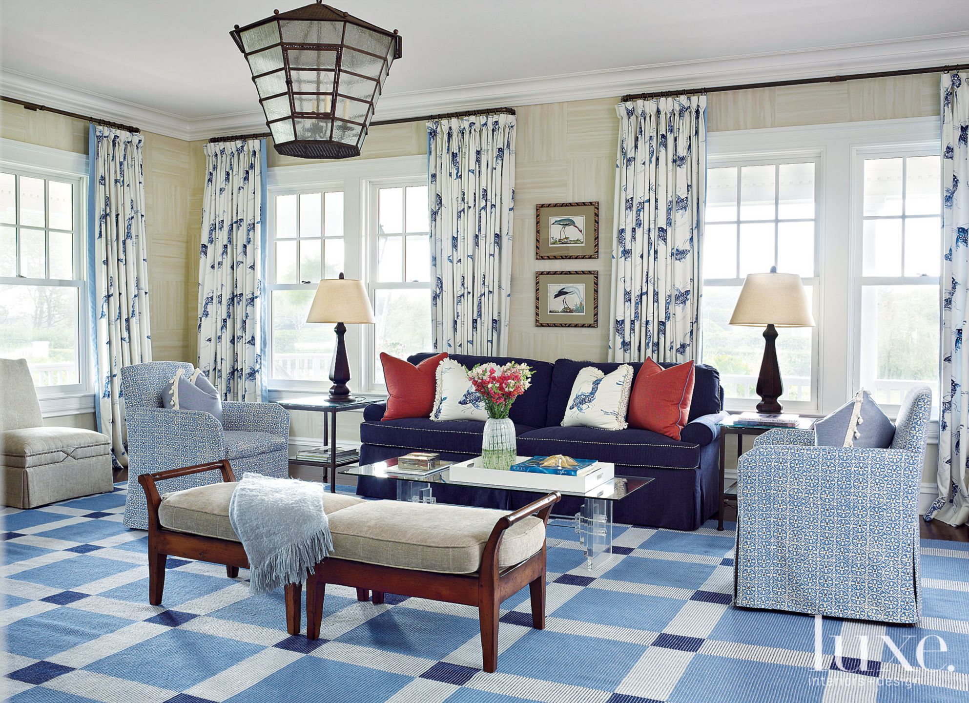 Traditional Living Room With Grid Rug - Luxe Interiors + Design