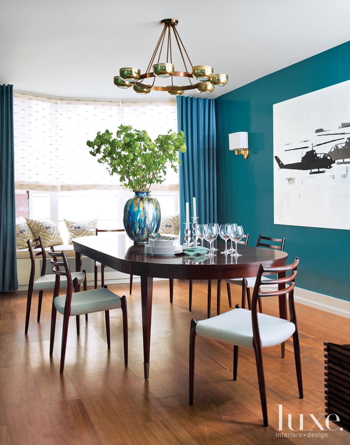 Contemporary Teal Dining Room with High Gloss Walls - Luxe Interiors ...