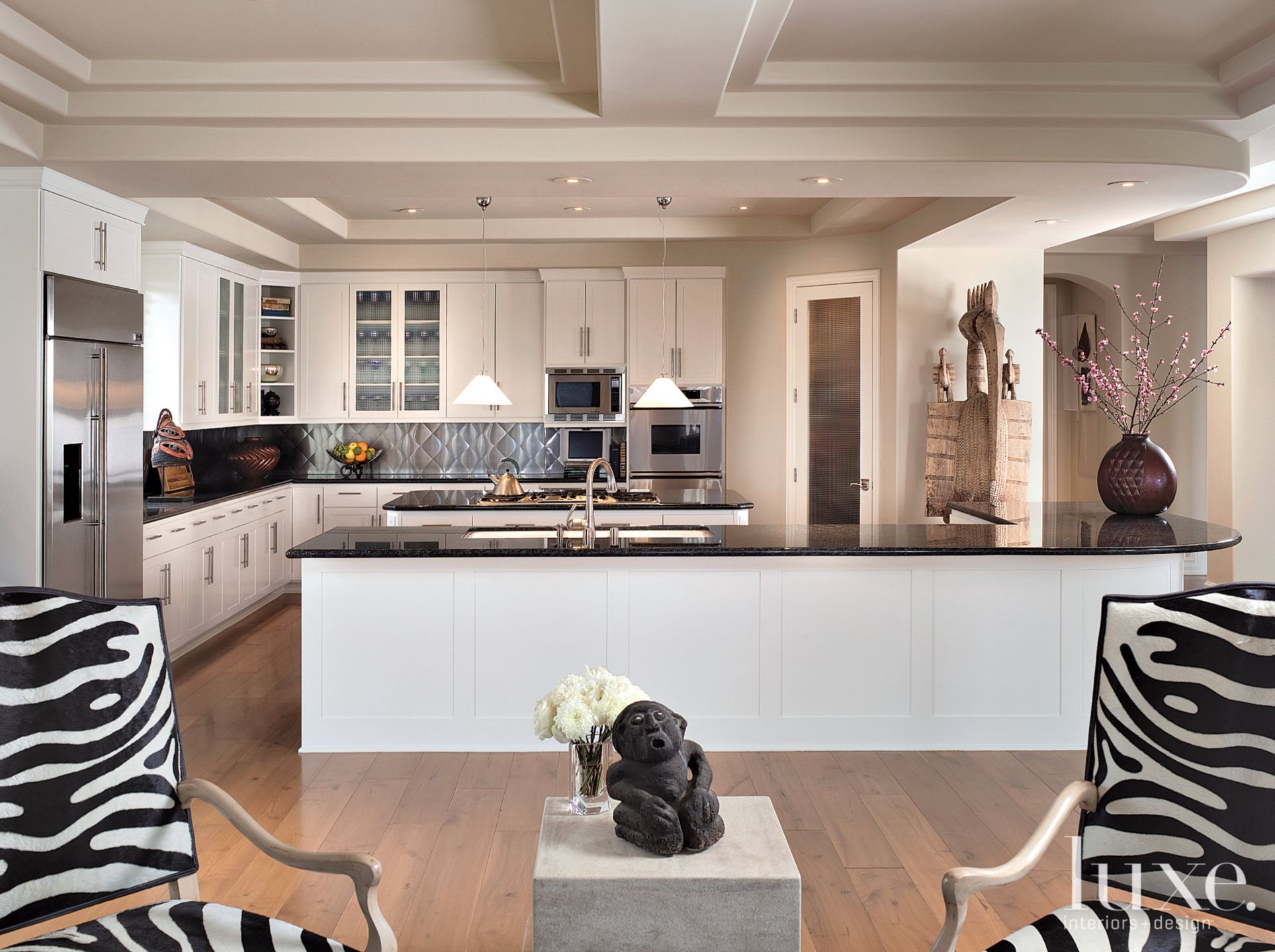 Contemporary White Lacquer Kitchen Cabinetry - Luxe Interiors + Design