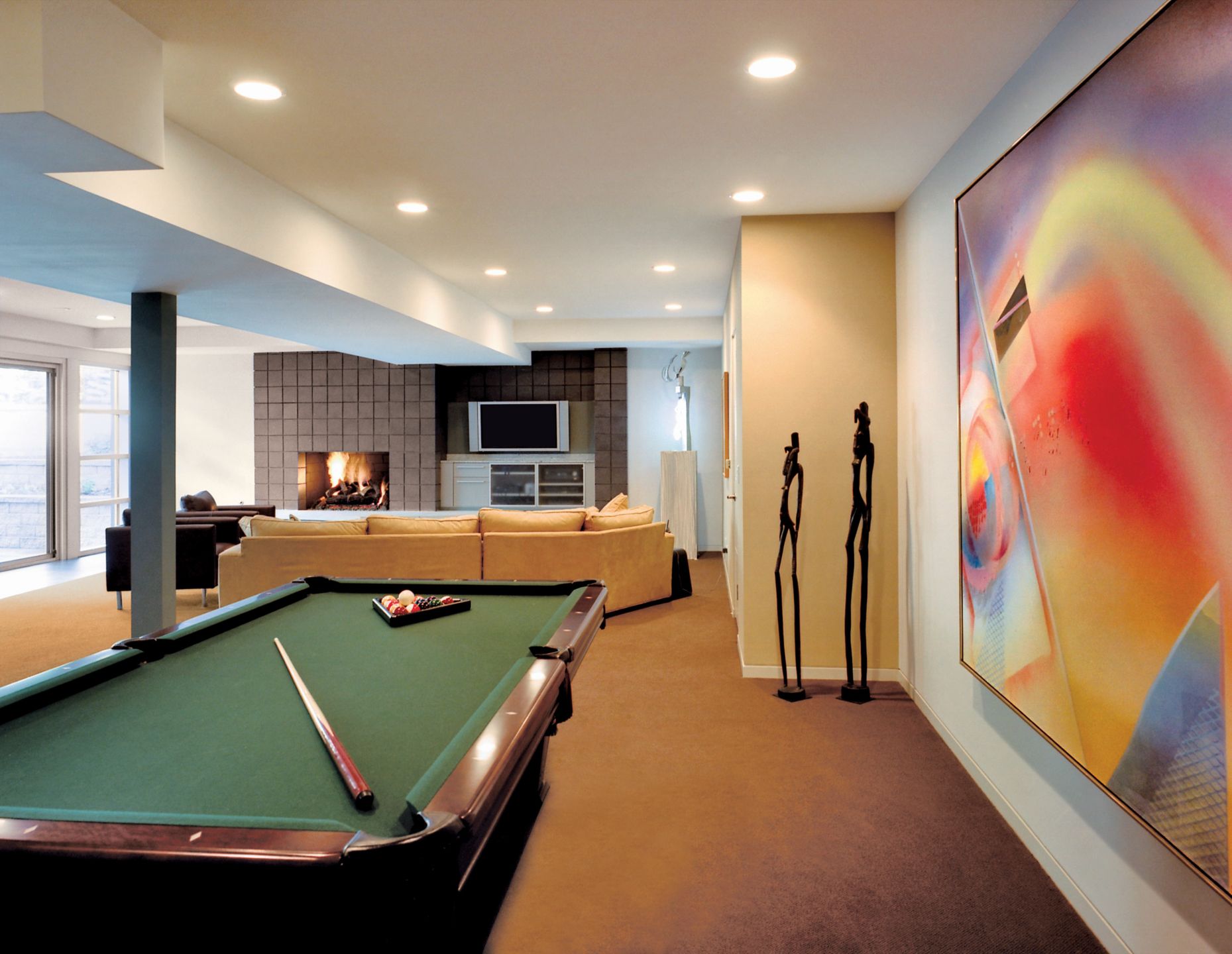 Recreation Room With Modern Art - Luxe Interiors + Design