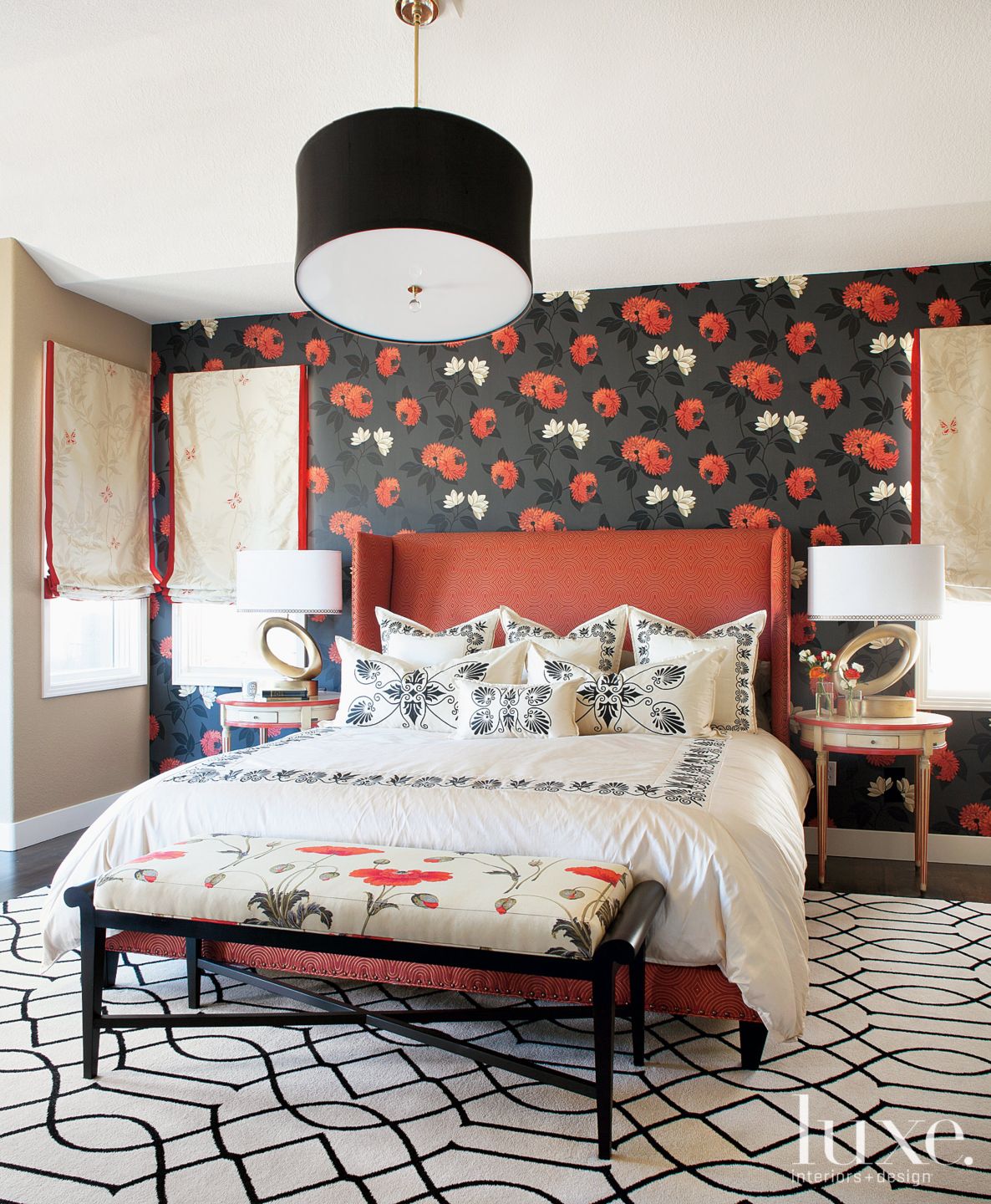 Floral patterned master bedroom - Luxe Interiors + Design