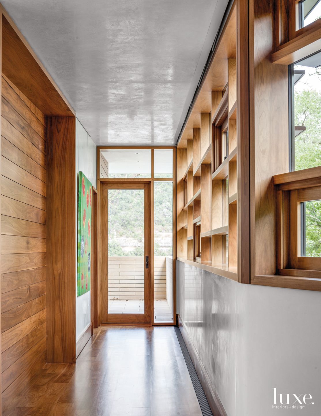 Modern Neutral Hallway with Multi-Pane Window - Luxe Interiors + Design