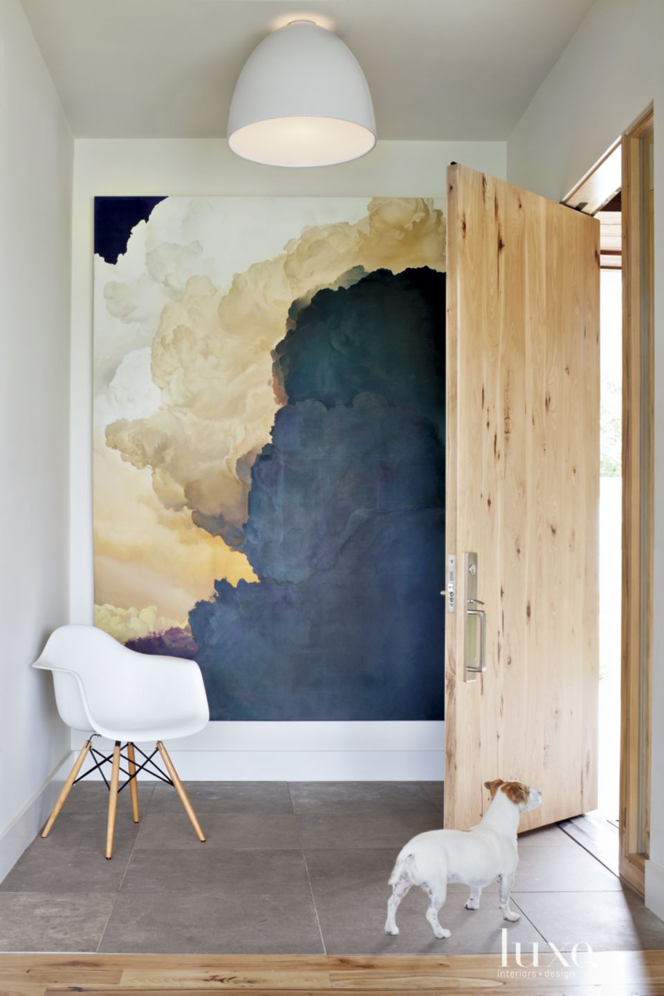 Contemporary White Entry with Oversized Art - Luxe Interiors + Design