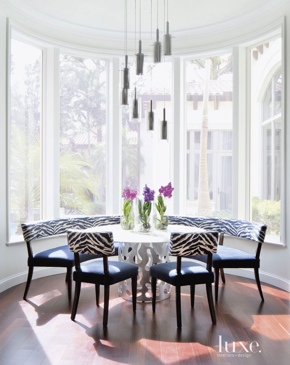 Contemporary White Bay Window Breakfast Nook | Luxe Interiors + Design