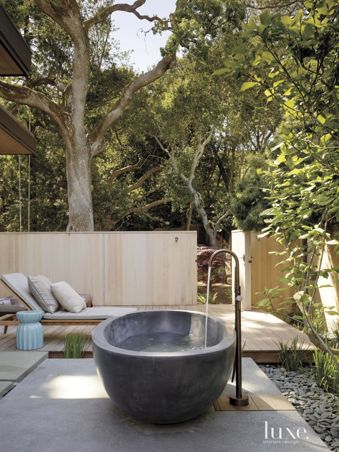 Modern Outdoor Bathing Area - Luxe Interiors + Design