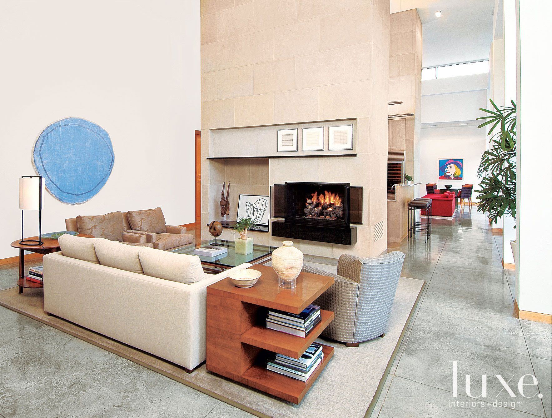 Modern White Gallery-Like Living Room - Luxe Interiors + Design